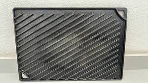 lot 39 image: Lodge Double-Sided Cast Iron Grill & Griddle 16.75x11.5 Inches