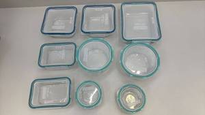lot 54 image: Set of 9 Snapware Glass Food Storage Containers with Airtight Lids