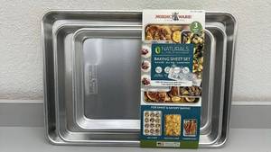 lot 67 image: Nordic Ware Naturals 3-Piece Aluminum Baking Sheet Set