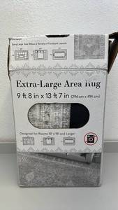 lot 74 image: Extra-Large Area Rug 9 ft 8 in x 13 ft 7 in Gilbert Medallion Gray