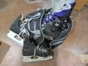 lot 232 image: Bauer hockey skates with Seneca rol...