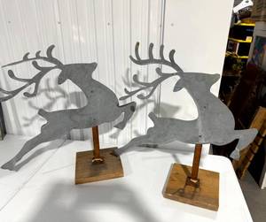 Set of 2 Galvanized Metal Reindeer Décor