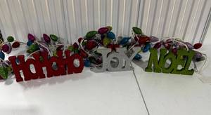 lot 40 image: Glitter Holiday Dcor