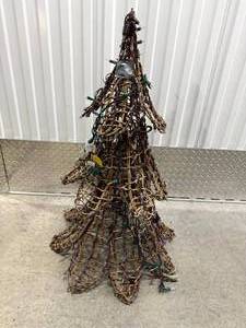 Rustic Grapevine Light-Up Christmas Tree