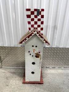 lot 8 image: Handcrafted Wooden Snowman Birdhouse