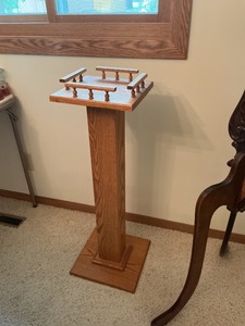 lot 7 image: Wooden Pedestal Stand With Rail Detailing