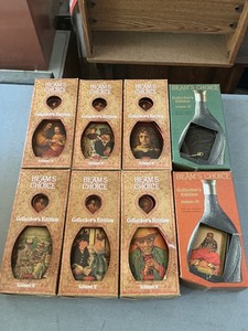 lot 40 image: Eight Beams Choice Collectors Edition Decanters with Packaging