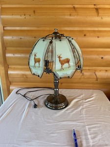 lot 87 image: 6-Glass Panel Deer Touch Lamp with Wildlife Motif