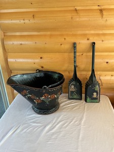 lot 94 image: Decorative Black Metal Coal Scuttle with Matching Shovel Set