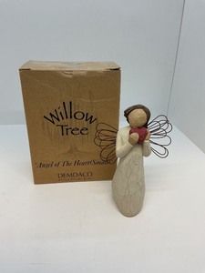 lot 156 image: Willow Tree Angel of the Heart Figurine with Box