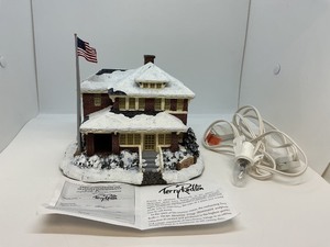 lot 186 image: Terry Redlin Illuminated Collectible Community Library Sculpture