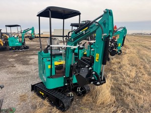 lot 9 image: Mini Excavator &nbspH15R 420cc Gas Engine