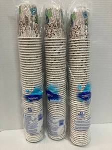 lot 25 image: Dixie PerfecTouch Cups