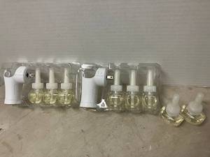 lot 66 image: Glade Hawaiian Breeze Plug-Ins