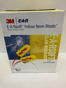 lot 20 image: 3M Corded Earplugs