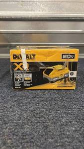 lot 70 image: DeWalt 20V MAX 8Ah XR Lithium-Ion Battery DCB210B Sealed