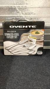 lot 98 image: Ovente 24-Piece Stainless Steel Cutlery Set