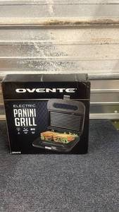 lot 100 image: Ovente Electric Panini Grill Model GP0461B in Box