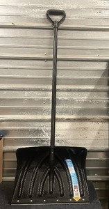 lot 127 image: Suncast 18 Inch Combo Snow Shovel and Pusher with Steel Wear Strip