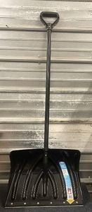 lot 128 image: Suncast 18 Inch Combo Snow Shovel and Pusher with Steel Wear Strip