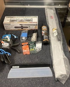 lot 139 image: Lot of Commercial Hardware and Cleaning Supplies Assorted Accessories