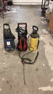 lot 158 image: ted - Set of 2 Electric Pressure Washers and 1 Handheld Sprayer