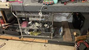 lot 166 image: Assorted Electronics and Small Appliances Lot