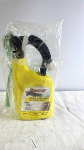 lot 266 image: Tomcat Mole & Gopher Repellent 32 oz Unopened