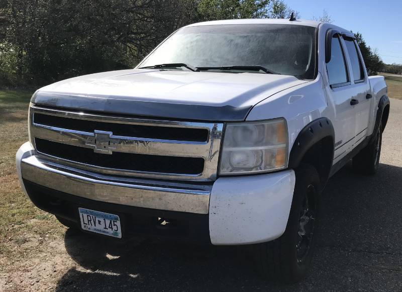 lot 3 image: 2008 Chevy Silverado 1500 4X4