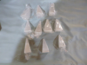 lot 35 image: 10 Selenite Pyramids