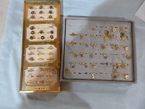 lot 45 image: 2 Displays of Adjustable Rings