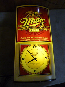lot 70 image: Vintage Miller Beer Lighted Clock Sign