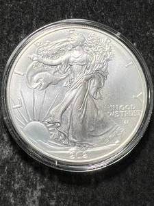 lot 35 image: 2021 AMERICAN SILVER EAGLE 1 TROY OZ .999 FINE SILVER IN AIRTITE