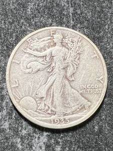 lot 51 image: 1935 US WALKING LIBERTY HALF DOLLAR
