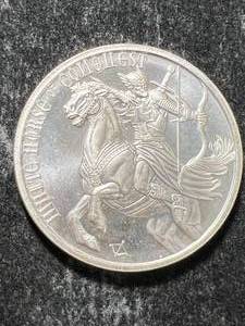 lot 53 image: 1 TROY OZ .999 FINE SILVER HORSEMEN ROUND