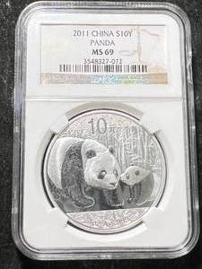 lot 68 image: 2011 CHINESE PANDA 1 TROY OZ .999 FINE SILVER NGC MS69