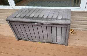 lot 258 image: Deck Box Storage Chest