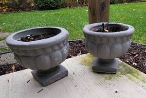 lot 256 image: Light Gray Concrete Grecian Urn Garden Planters