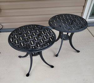 lot 254 image: Black Cast Aluminum Lattice Round Patio Side Table, pair
