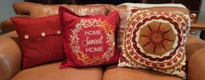 lot 117 image: Pottery Barn Crewelwork Decorative Pillow Collection  3