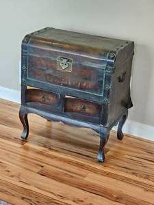 lot 124 image: Oriental Inspired Storage Chest, as