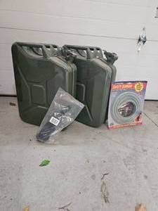 lot 274 image: Jerry Can Bundle