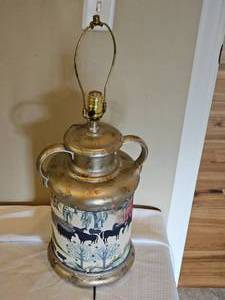 lot 205 image: Charming Milk Jug Country Scene Lamp