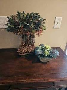 lot 364 image: Faux Silk Succulent & Miniature Hedge