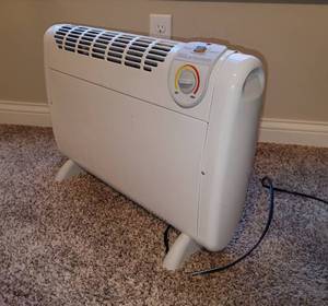 lot 241 image: Lakewood Space Heater 750-1500W
