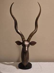 lot 106 image: Tall Metal Kudu Antelope Sculpture Decor