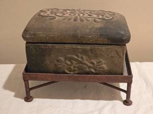 lot 143 image: Rustic Decorative Terra Cotta Box on Metal Stand
