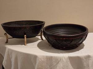 lot 144 image: Two African Decorative Bowls  Rustic Safari Mosaic & Woven Look Pair