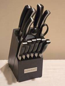 lot 174 image: Oneida 14-Piece Kitchen Knife Block Set