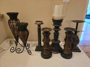 lot 195 image: Mixed Lot of Decorative Candle Holders  Pillars (Group)